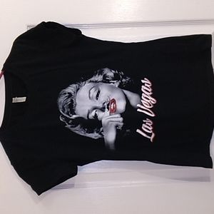 Marilyn Monroe themed shirt,  color: black, size: XL